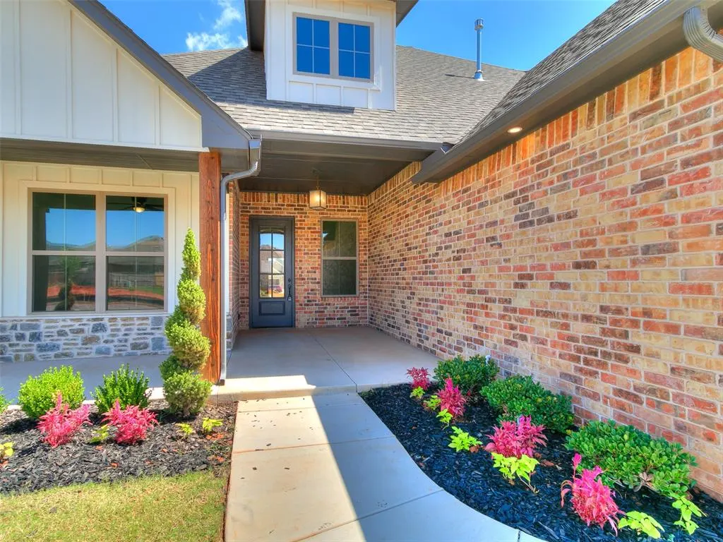 Photo 3 — 10405 SW 50th Street, Mustang, OK 73064