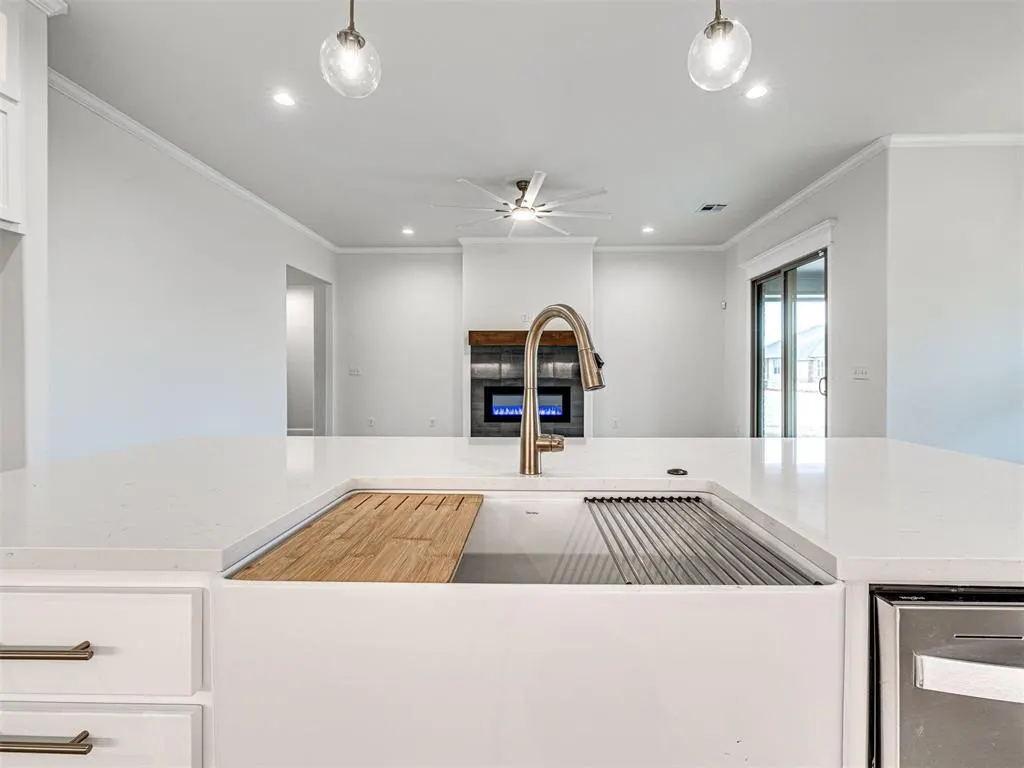 Photo 9 — 10405 SW 50th Street, Mustang, OK 73064