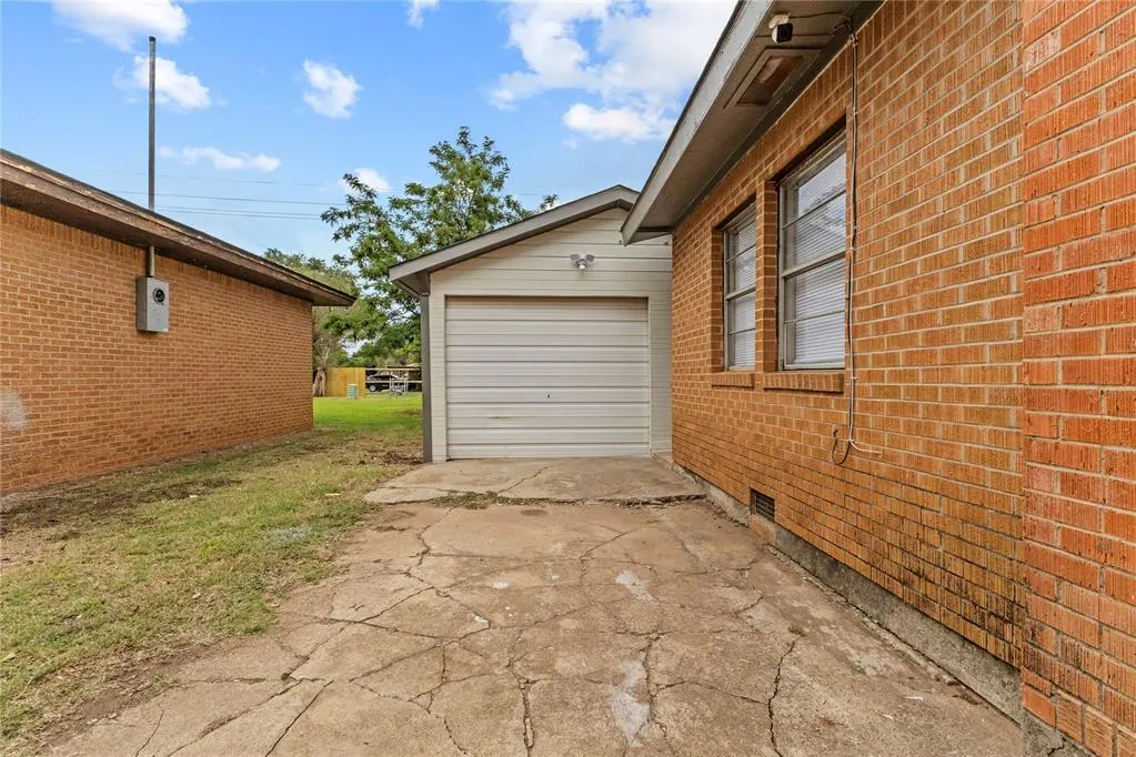 Photo 23 — 1509 Orient Avenue, Clinton, OK 73601