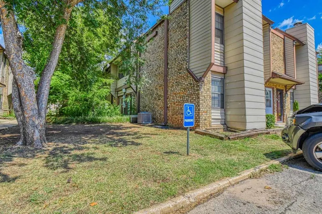 Photo 3 — 401 SE 12th Avenue 151, Norman, OK 73071