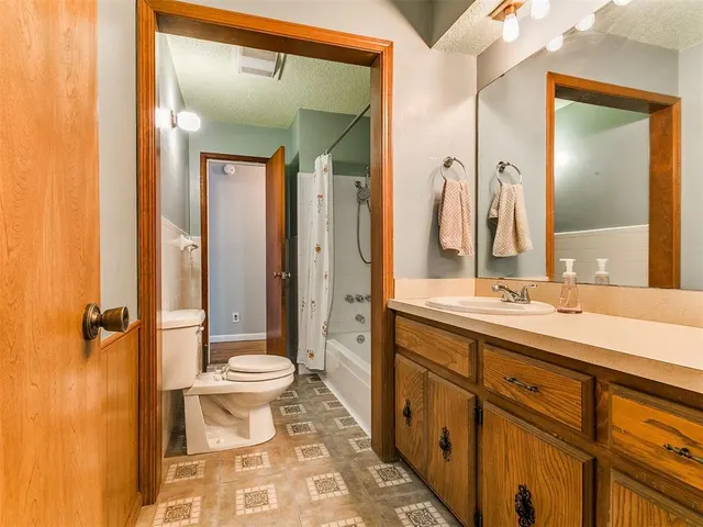 Photo 8 — 6804 NW 59th Street, Bethany, OK 73008