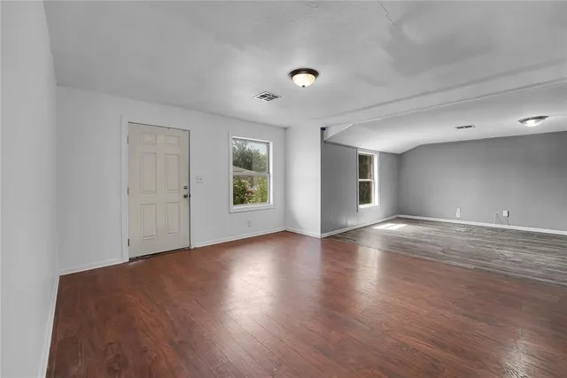 Photo 3 — 1217 E Cherry Street, Altus, OK 73521