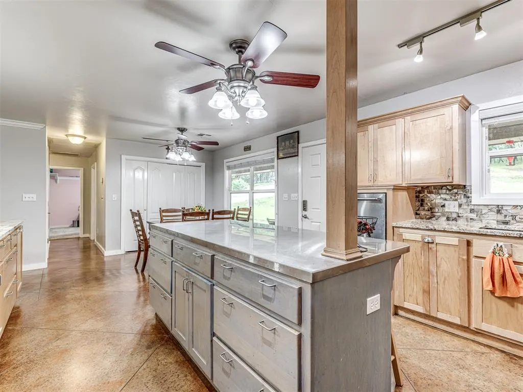 Photo 15 — 18400 E Coffee Creek Road, Luther, OK 73054