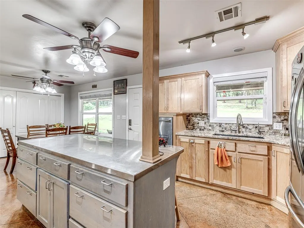Photo 17 — 18400 E Coffee Creek Road, Luther, OK 73054