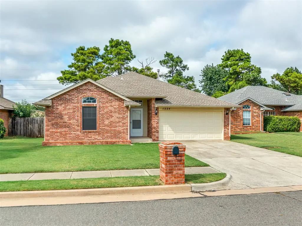 Photo 2 — 1224 Capitol Drive, Edmond, OK 73003