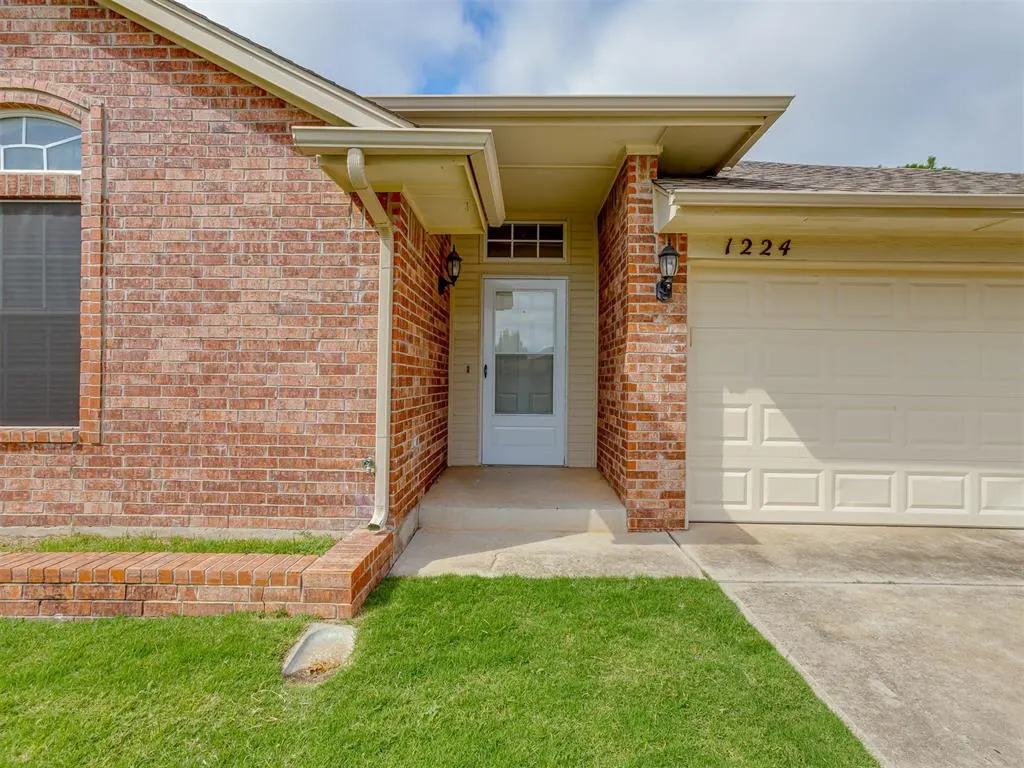 Photo 4 — 1224 Capitol Drive, Edmond, OK 73003