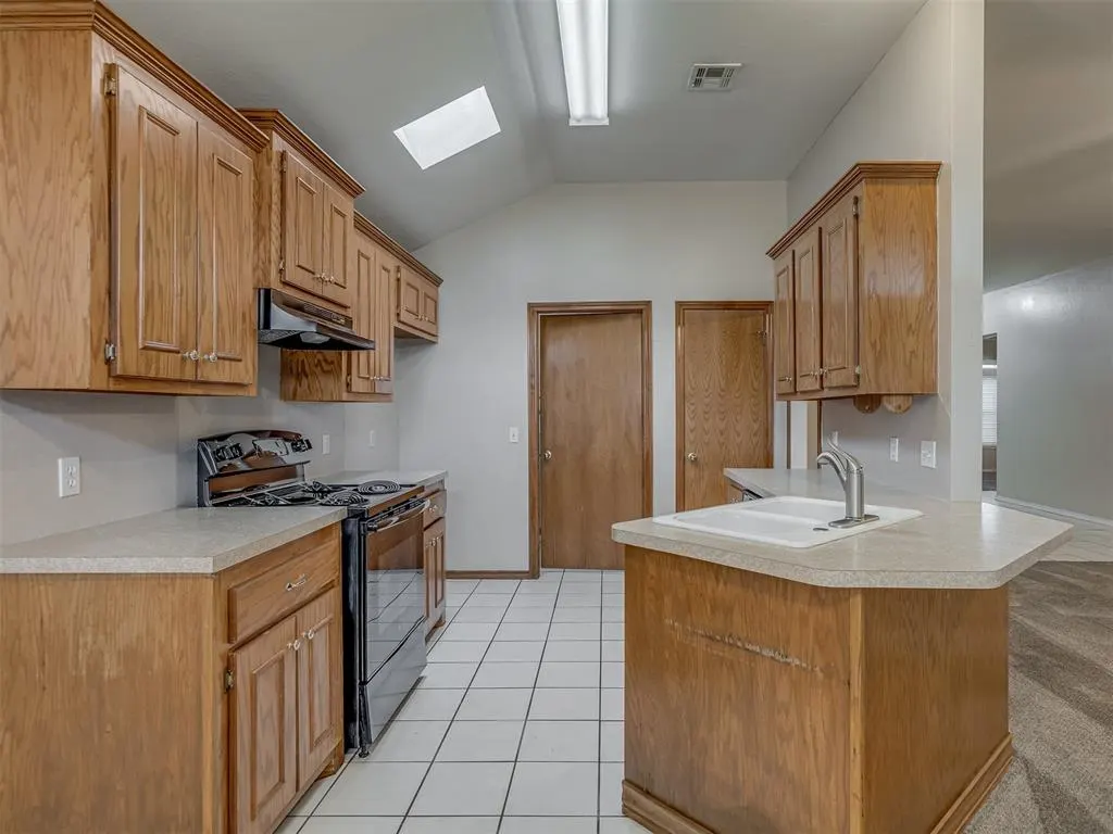 Photo 5 — 1224 Capitol Drive, Edmond, OK 73003