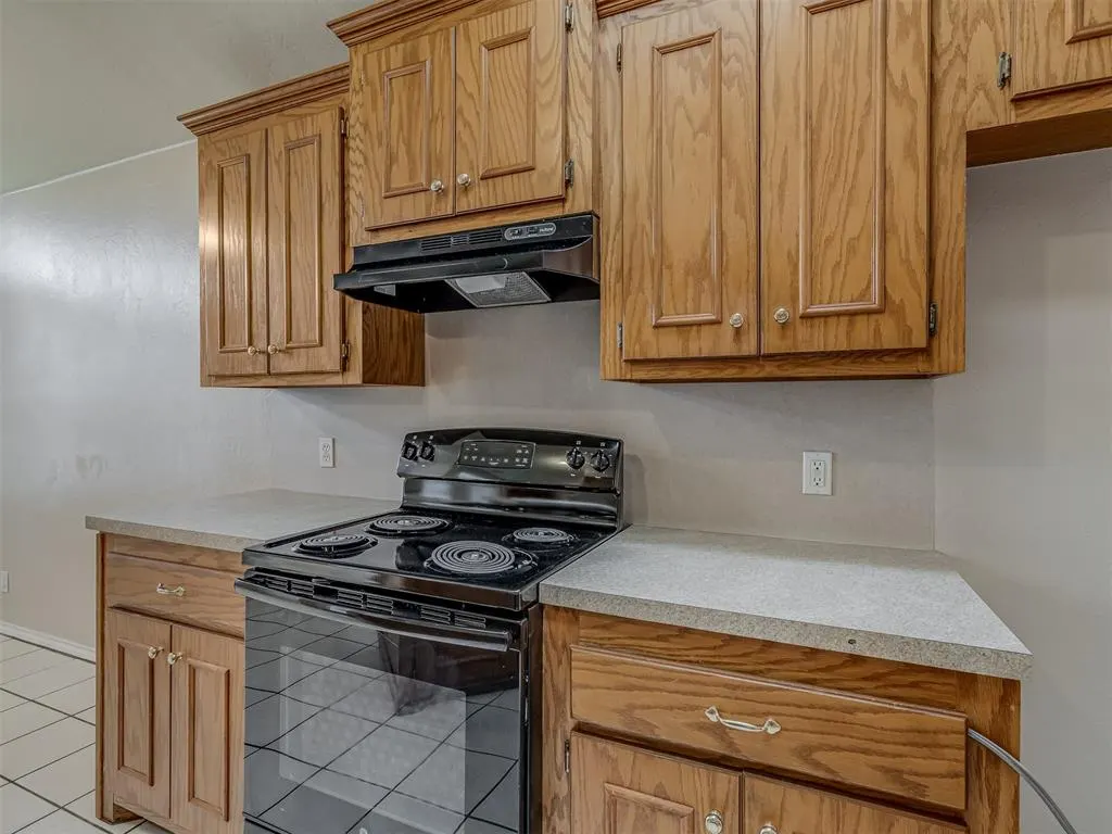 Photo 16 — 1224 Capitol Drive, Edmond, OK 73003