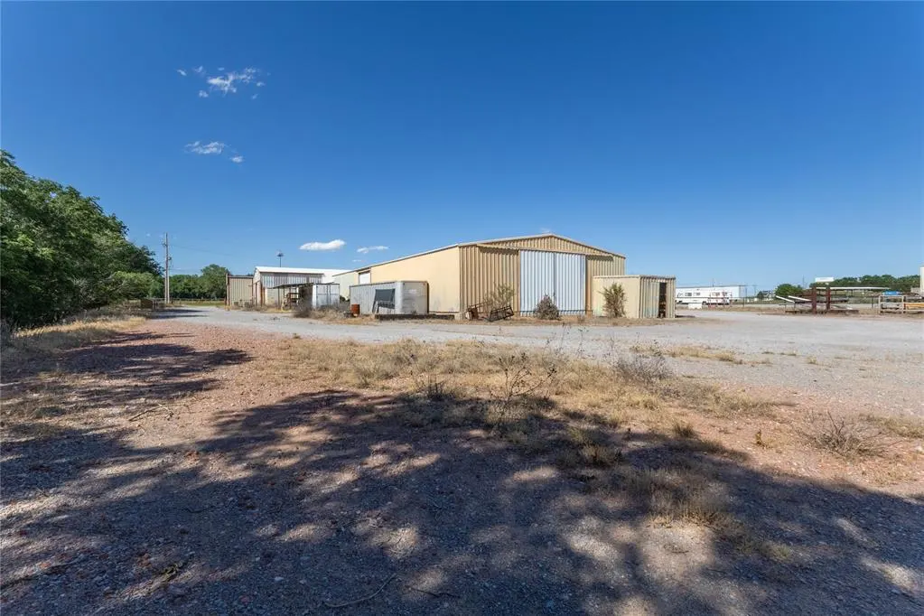 Photo 46 — 400 S Access Road, Weatherford, OK 73096