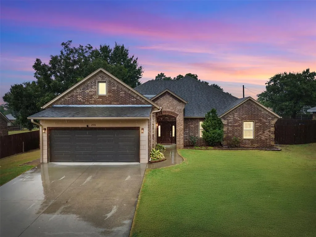 Photo 2 — 206 N Manning Street, Stillwater, OK 74075