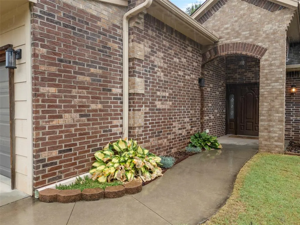 Photo 7 — 206 N Manning Street, Stillwater, OK 74075