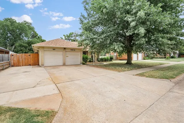 Photo 2 — 3016 Shadybrook Drive, Midwest City, OK 73110