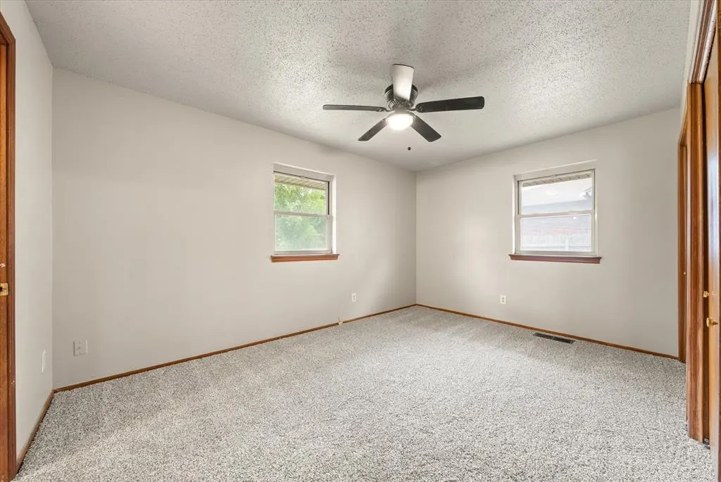 Photo 11 — 3016 Shadybrook Drive, Midwest City, OK 73110