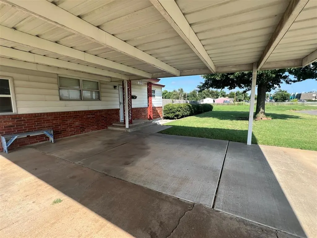 Photo 3 — 2221 SW 42nd Street, Oklahoma City, OK 73119