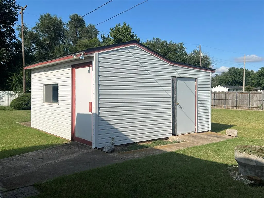 Photo 15 — 2221 SW 42nd Street, Oklahoma City, OK 73119
