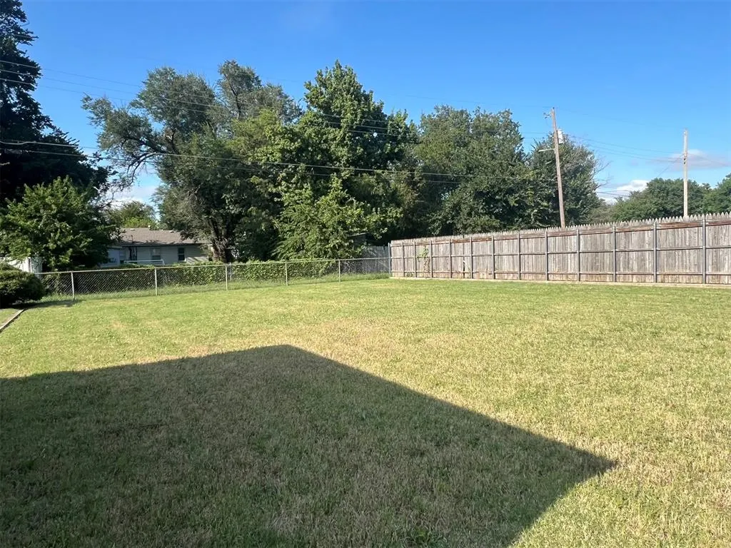 Photo 17 — 2221 SW 42nd Street, Oklahoma City, OK 73119