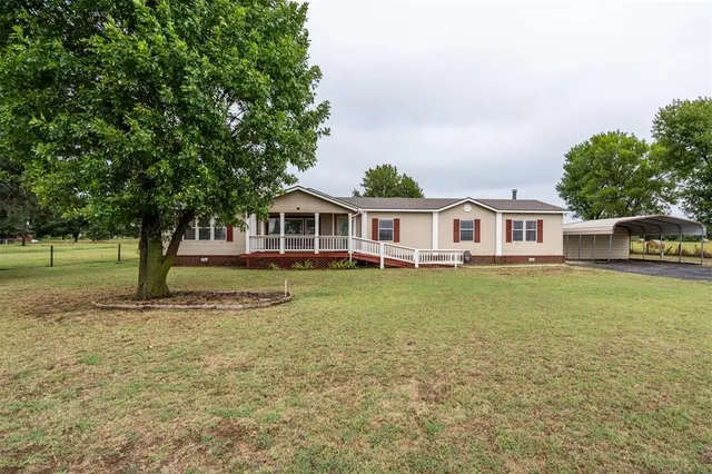 Photo 2 — 618 W Ryland Road, Crescent, OK 73028