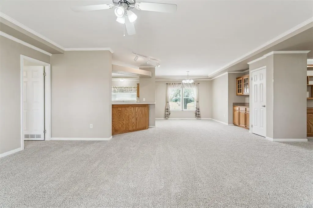 Photo 6 — 618 W Ryland Road, Crescent, OK 73028