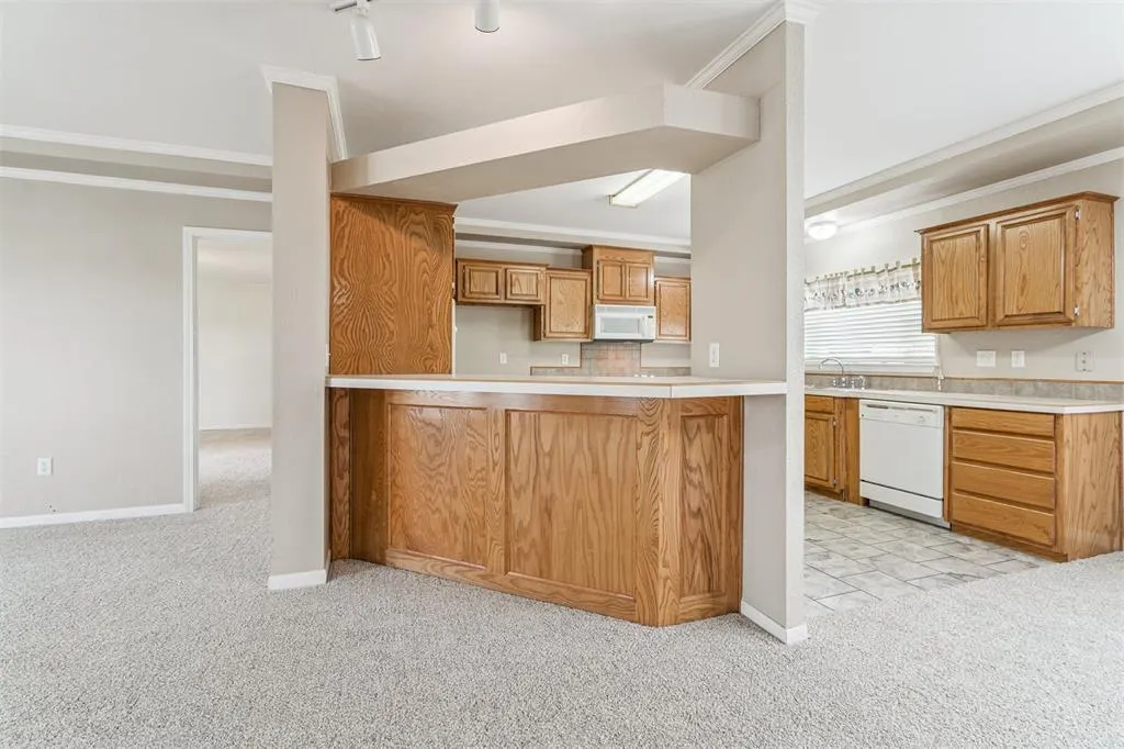 Photo 9 — 618 W Ryland Road, Crescent, OK 73028