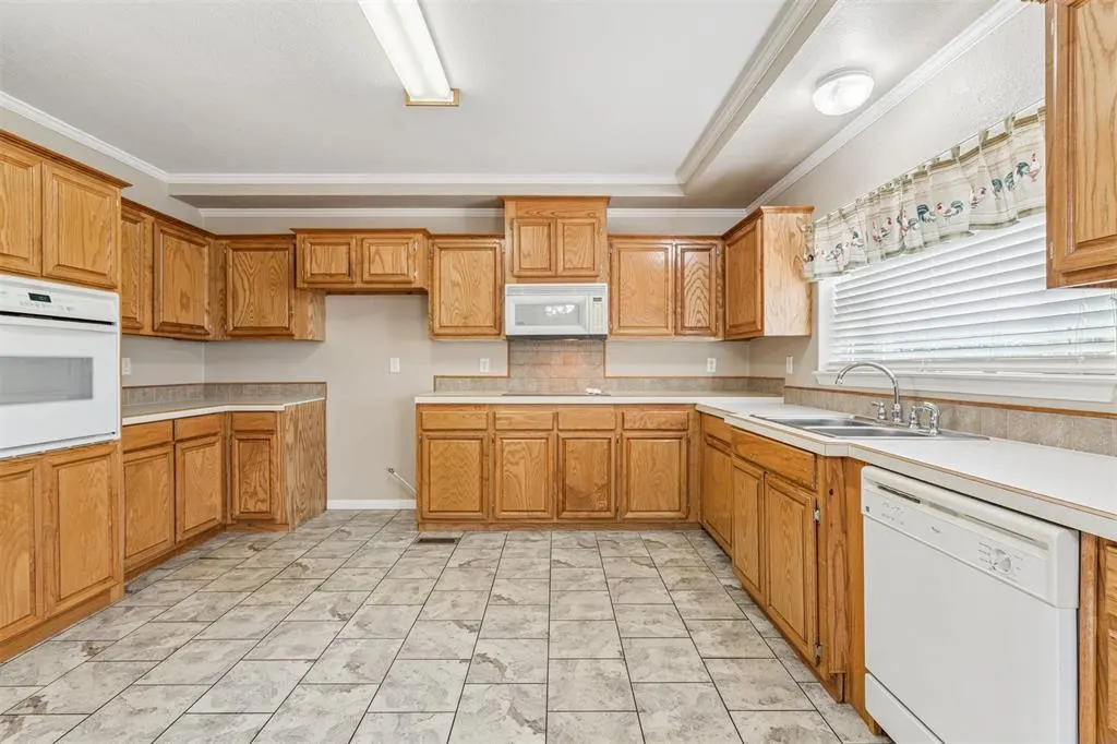 Photo 10 — 618 W Ryland Road, Crescent, OK 73028