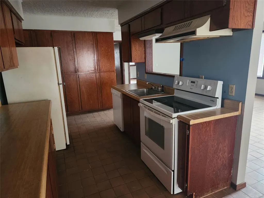 Photo 10 — 8701 Howard Avenue, Lexington, OK 73051
