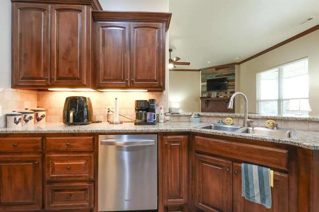 Photo 12 — 2016 Brook Hollow, Shawnee, OK 74804