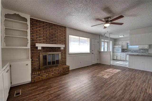 Photo 5 — 1413 Mary Avenue, Oklahoma City, OK 73127