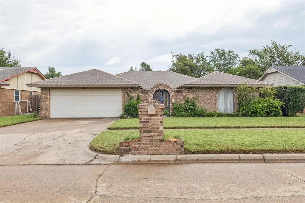 Photo 2 — 9316 S McKinley Avenue, Oklahoma City, OK 73139