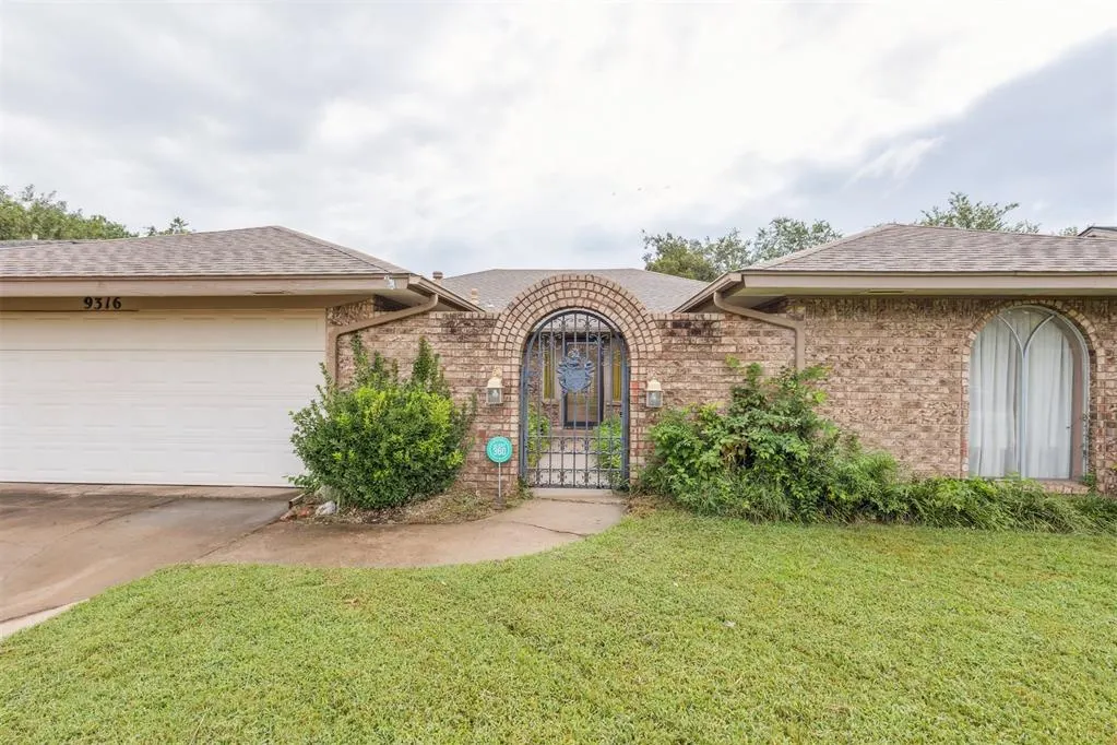 Photo 3 — 9316 S McKinley Avenue, Oklahoma City, OK 73139
