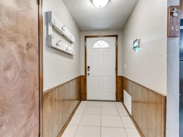 Photo 4 — 1205 Swan Lake Road, Edmond, OK 73003