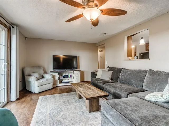 Photo 8 — 1205 Swan Lake Road, Edmond, OK 73003