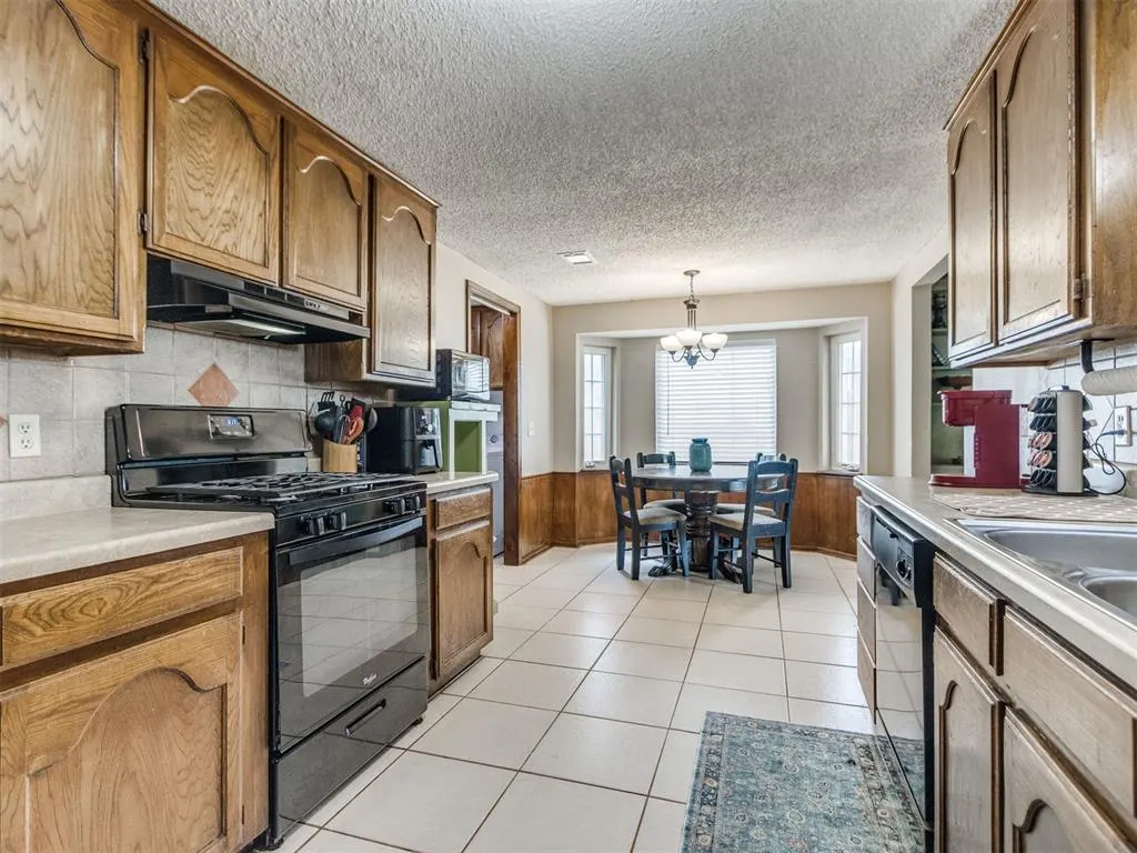 Photo 14 — 1205 Swan Lake Road, Edmond, OK 73003
