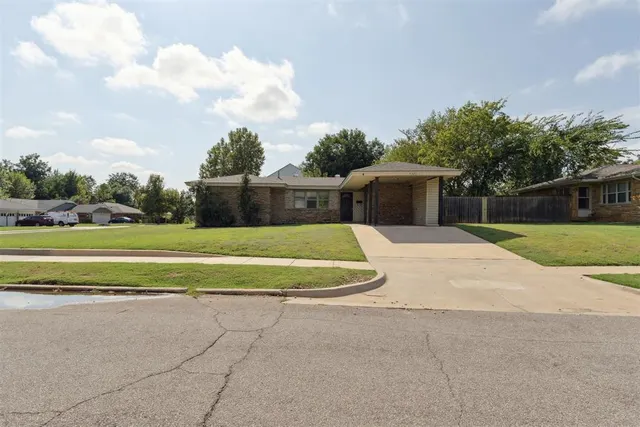 Photo 2 — 4305 N Miller Avenue, Oklahoma City, OK 73112