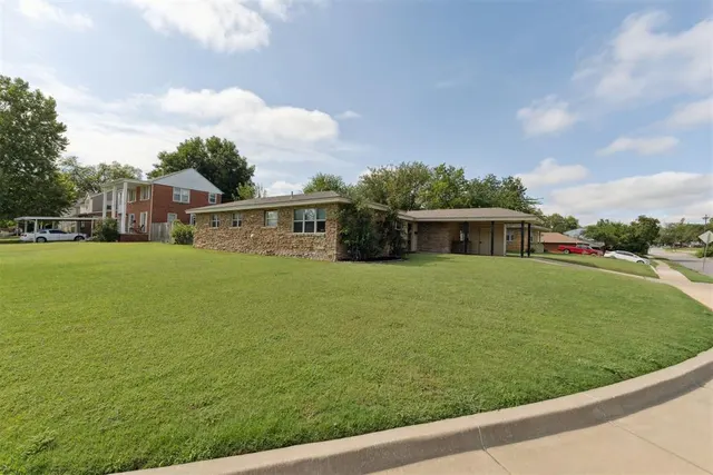 Photo 4 — 4305 N Miller Avenue, Oklahoma City, OK 73112