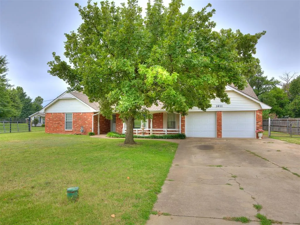 Photo 3 — 3911 N Glade Avenue, Bethany, OK 73008