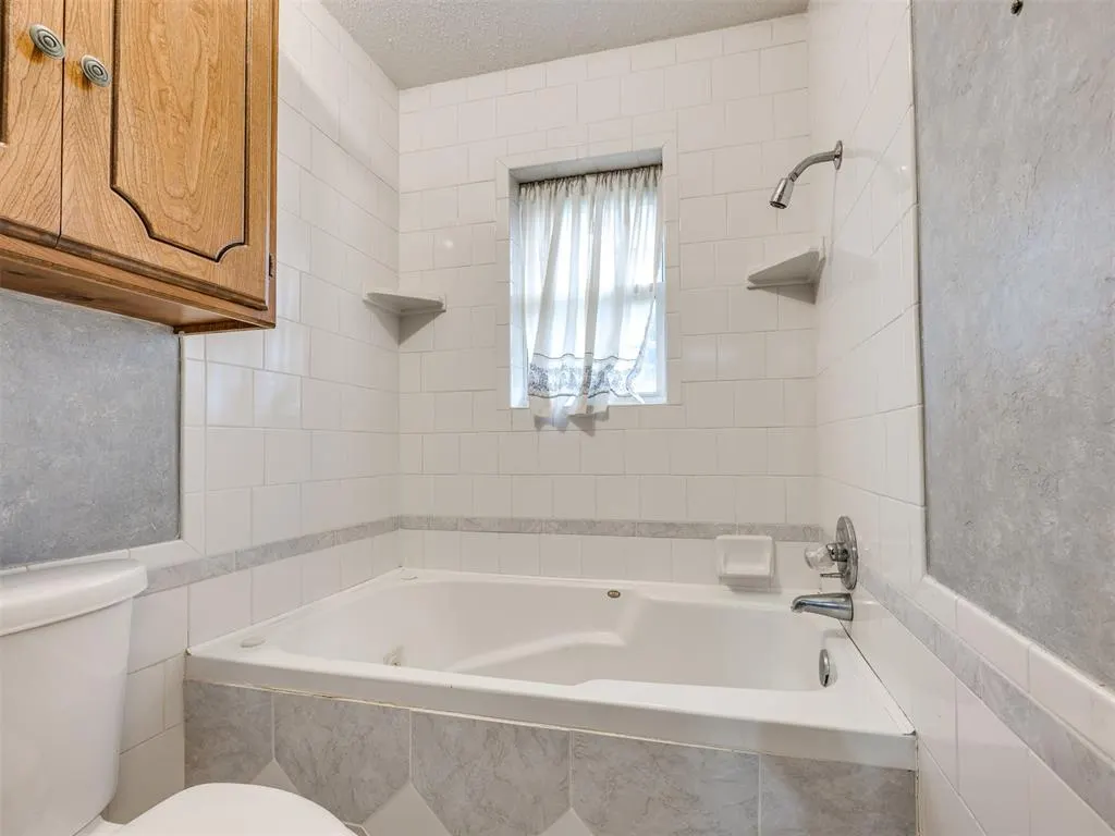 Photo 18 — 3911 N Glade Avenue, Bethany, OK 73008