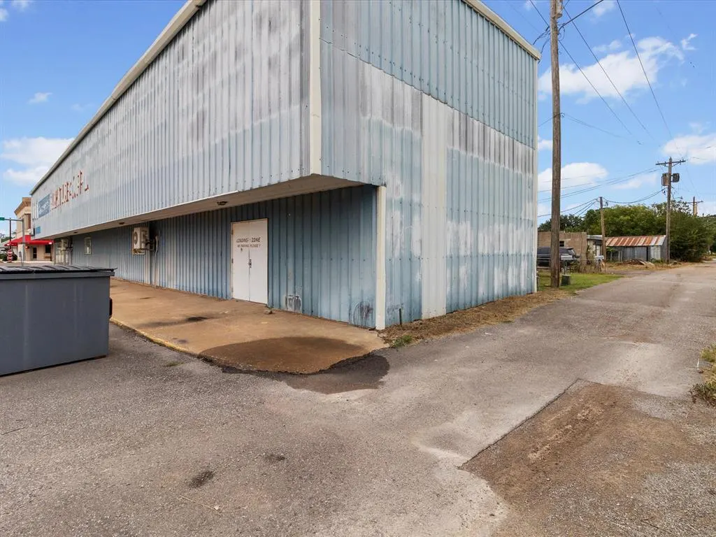 Photo 16 — 100 E Broadway Street, Lexington, OK 73051