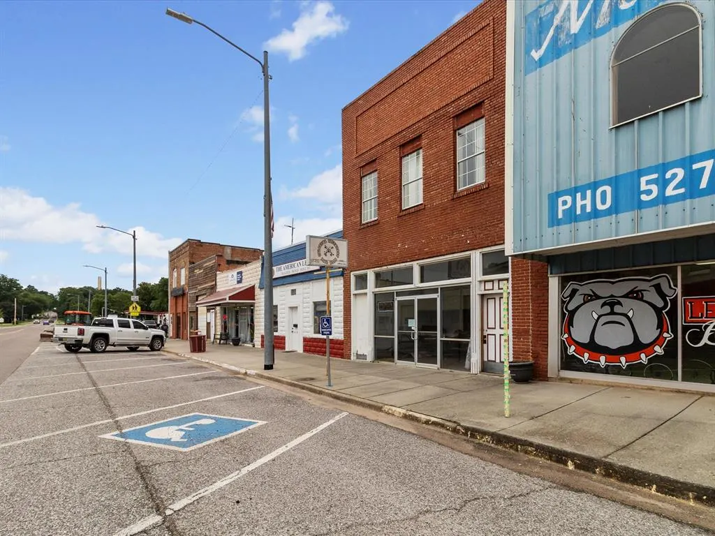 Photo 2 — 102 E Broadway Street, Lexington, OK 73051