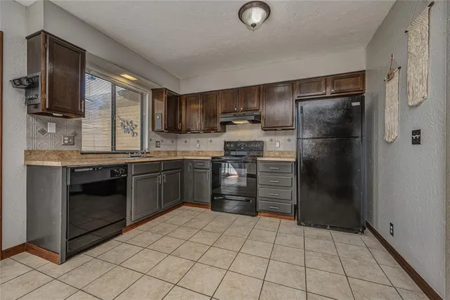 Photo 8 — 1225 Sequoyah Place D, Edmond, OK 73003