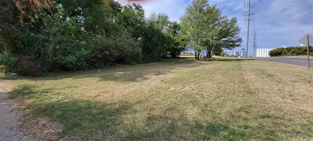 Photo 8 — 403 S Minnesota Avenue, Shawnee, OK 74801