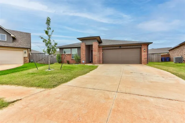 Front exterior — 7512 NW 144th Circle, Oklahoma City, OK 73142