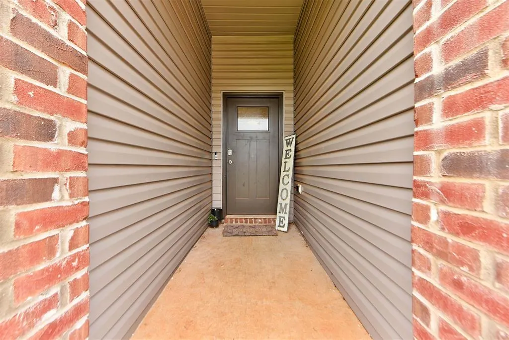 Photo 3 — 7512 NW 144th Circle, Oklahoma City, OK 73142