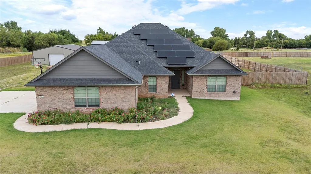 Front exterior — 29377 Triple Crown Place, Cashion, OK 73016