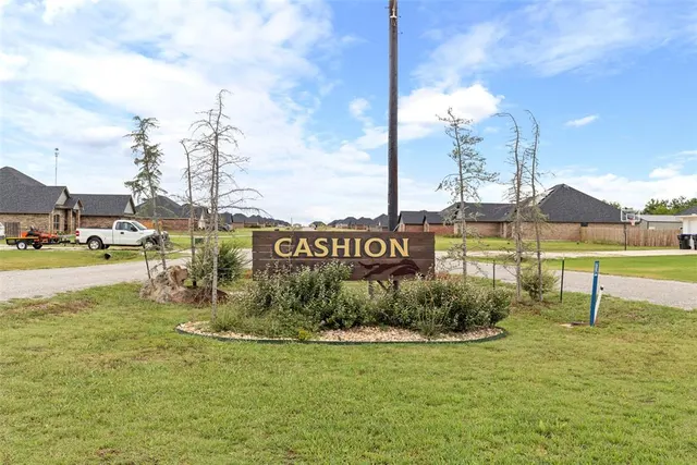 Photo 2 — 29377 Triple Crown Place, Cashion, OK 73016