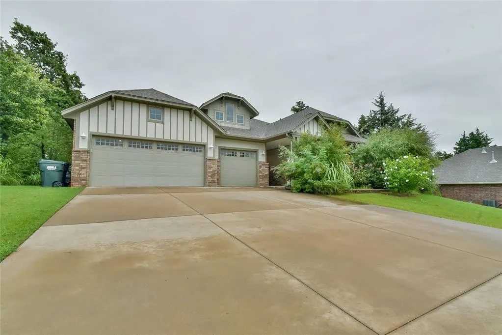 Front exterior — 8960 Overlook Drive, Guthrie, OK 73044