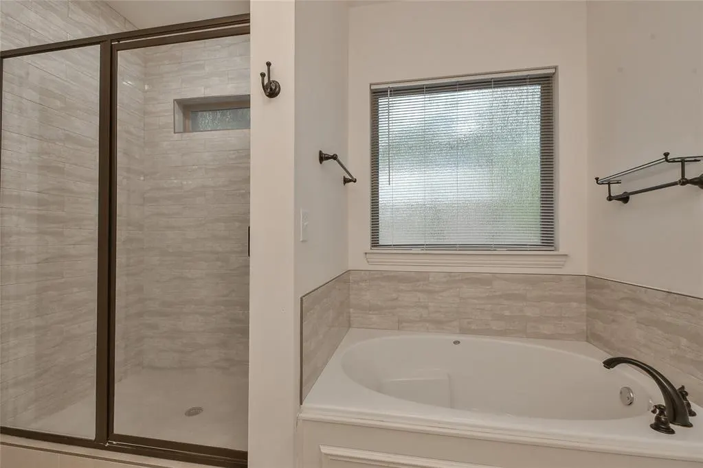 Photo 12 — 8960 Overlook Drive, Guthrie, OK 73044