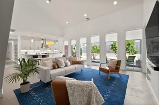 Sold home at 925 NW 8th Street