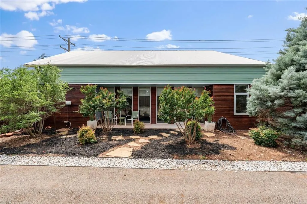 Photo 8 — 925 NW 8th Street, Oklahoma City, OK 73106