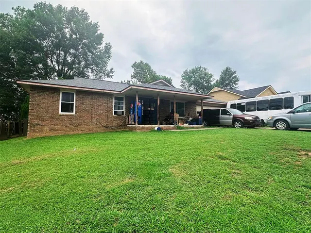 Front exterior — 121 N Meigs Street, Fort Gibson, OK 74434