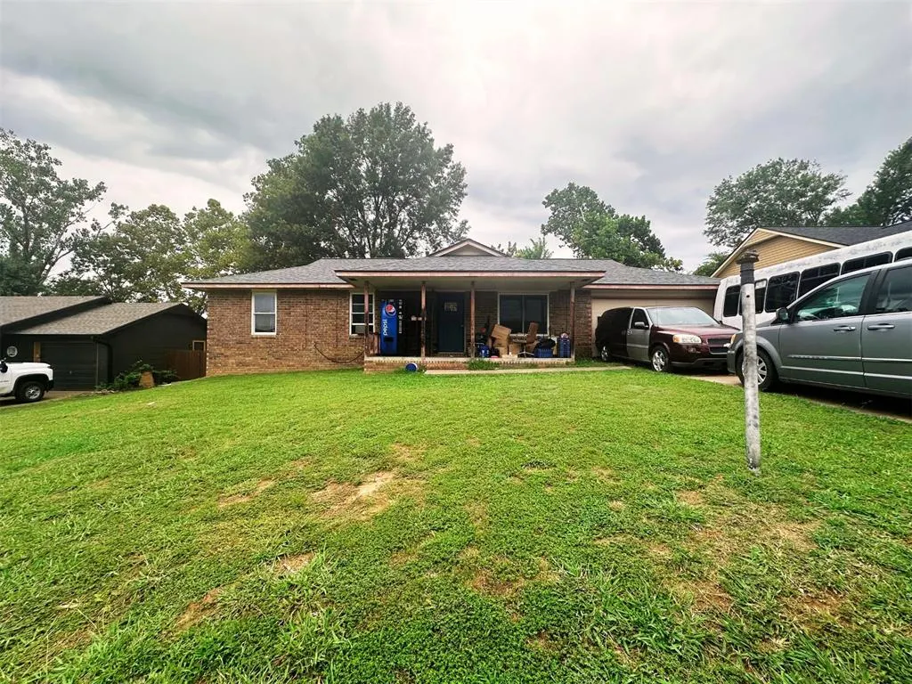 Photo 2 — 121 N Meigs Street, Fort Gibson, OK 74434
